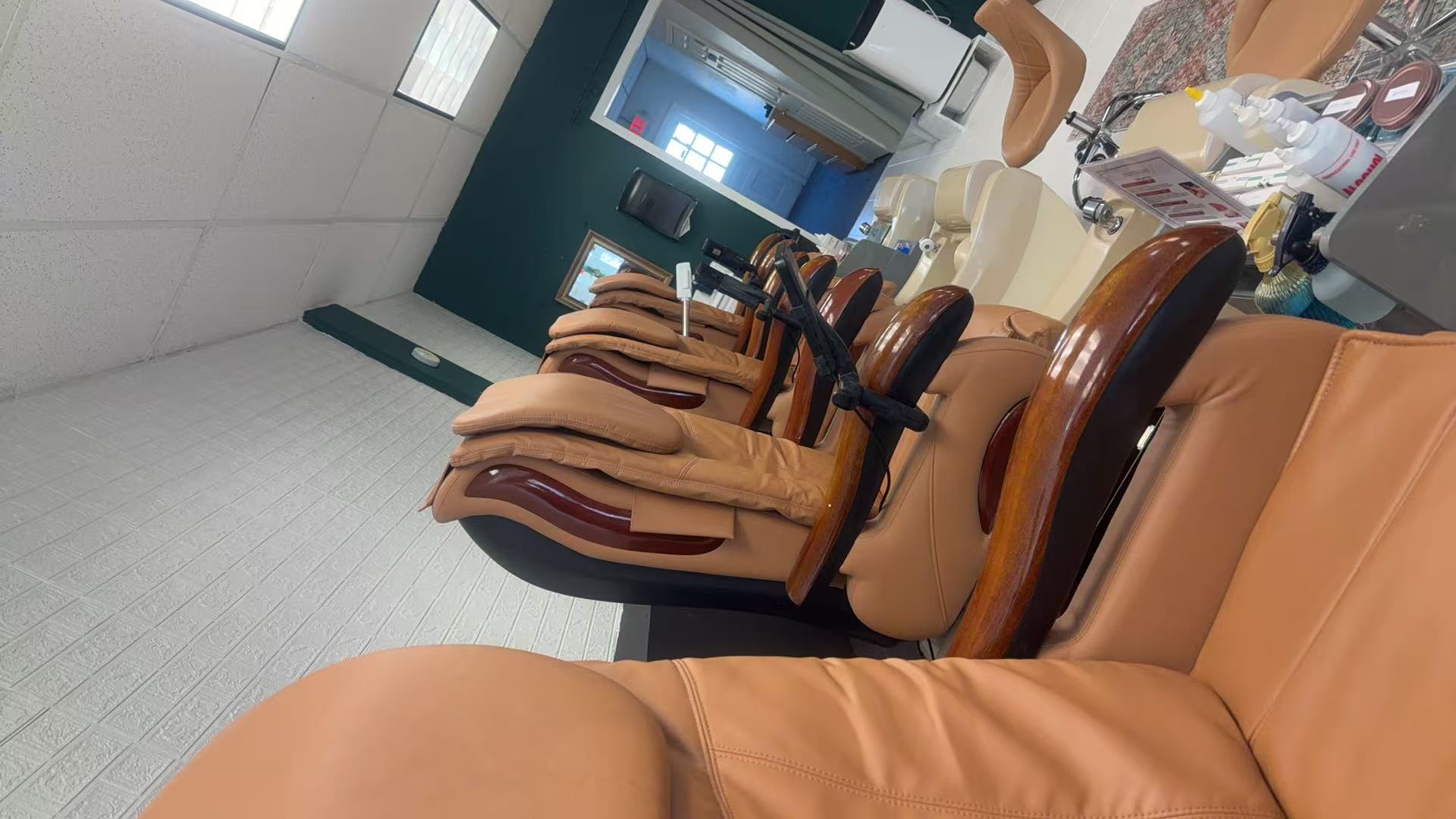 Meet Nails Spa2 gallery image